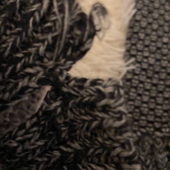 Ivivva long sleeve knitted shirt good condition - Picture 5 of 5